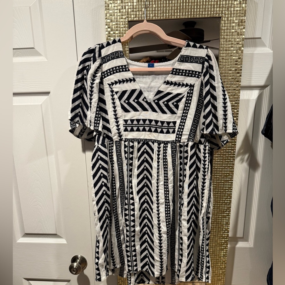 Old Navy Black and White Dress